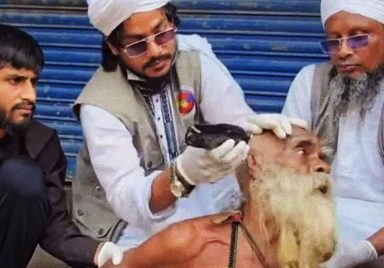 Viral video of an old man cutting his beard and hair, what really happened?