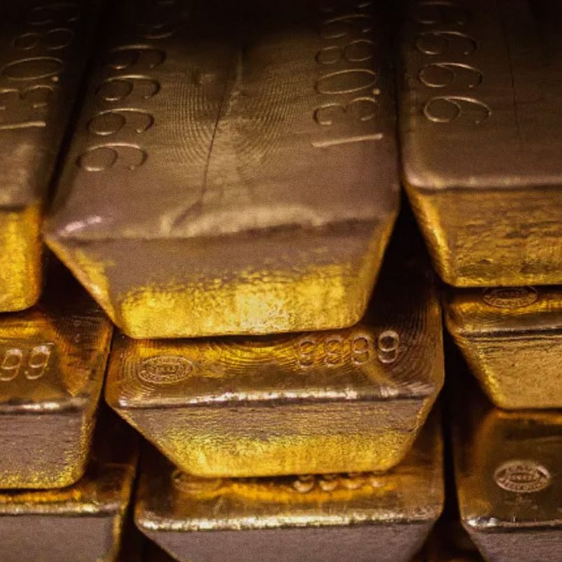 Gold hits record Tk 1,85,947 per bhori: What's driving the surge?