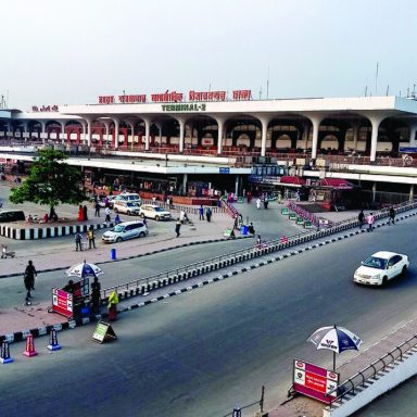 How many fires occurred at Dhaka airport in the past decade?