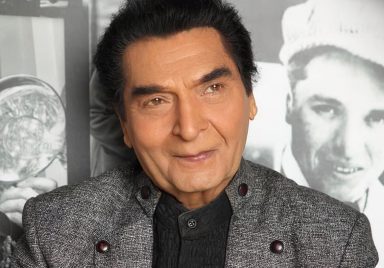 Comedy star Govardhan Asrani passes away at 84. Here are some of his famous movies