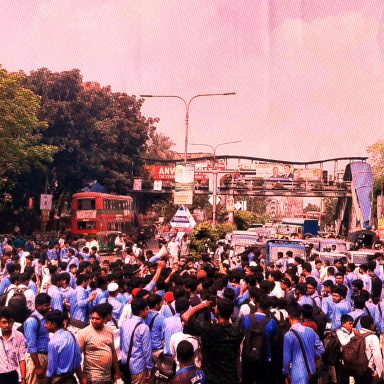 Why did students block Farmgate and what are their demands?