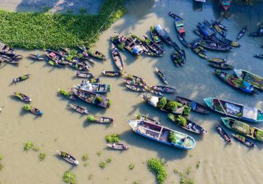 A morning at Bangladesh’s Boithakata floating bazaar
