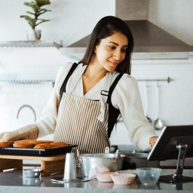 Passive income ideas for working women and homemakers