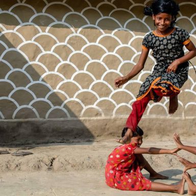 How did Bangladeshi village children spend Winter before smartphones?