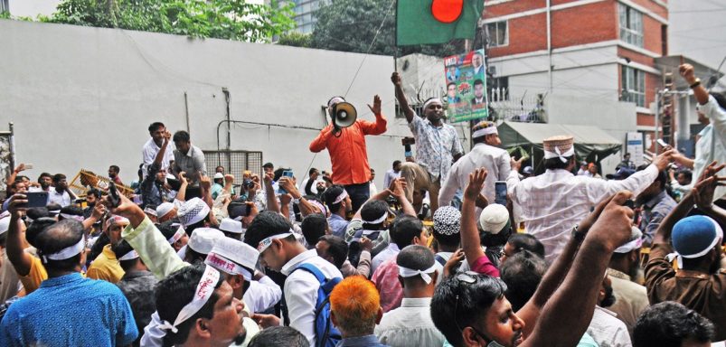 What program did the protesting MPO teachers announce?