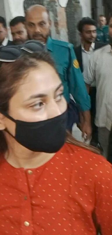 Why has an arrest warrant been issued against actress Mehazabien Chowdhury?