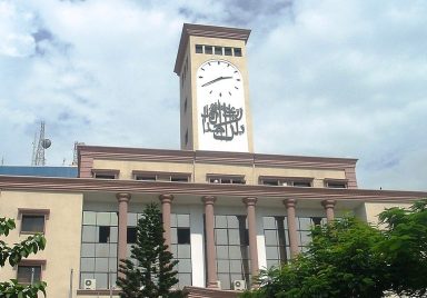 What action will Rajuk take against risky houses in Dhaka?