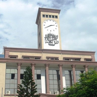 What action will Rajuk take against risky houses in Dhaka?