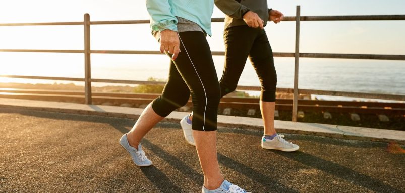 What's the safest time to walk outdoors during winter amid pollution?