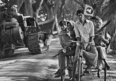 What turning points led Bangladesh to victory in 1971?