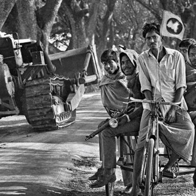 What turning points led Bangladesh to victory in 1971?
