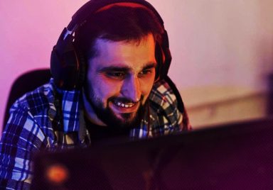 10 reasons why geeky gamers make the best husbands