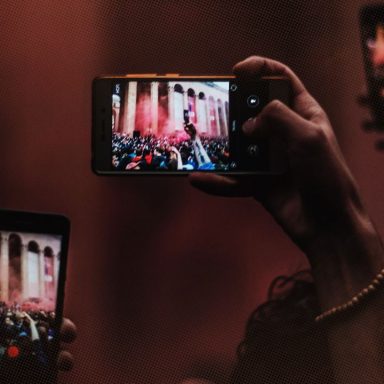 How to earn passive income from mobile photography