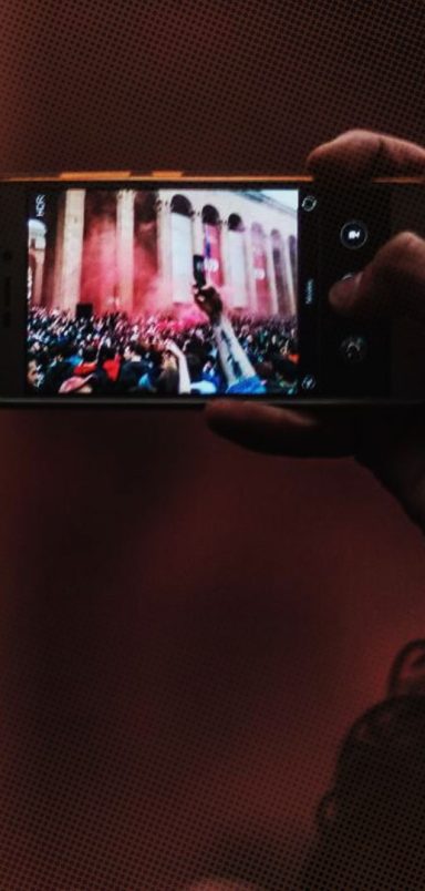 How to earn passive income from mobile photography