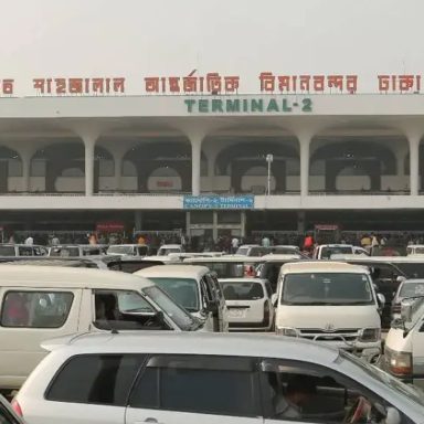 Why is navigating Dhaka Airport still so difficult for passengers?