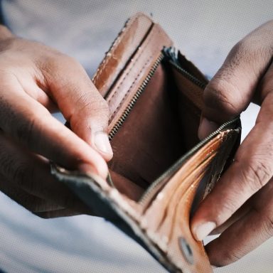 How late paychecks impact employees and organisations https://www.tbsnews.net/features/how-late-paychecks-impact-employees-and-organisations-1097766