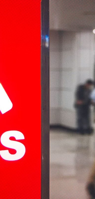 Why don’t mobile phones work underground or inside lifts?