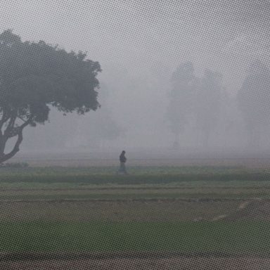 What is the lowest temperature ever recorded in each division of Bangladesh?