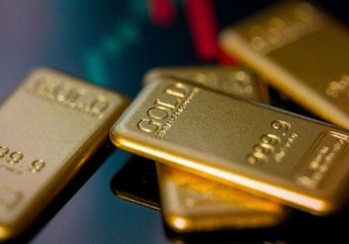 What caused the sudden drop in global gold prices on January 30?