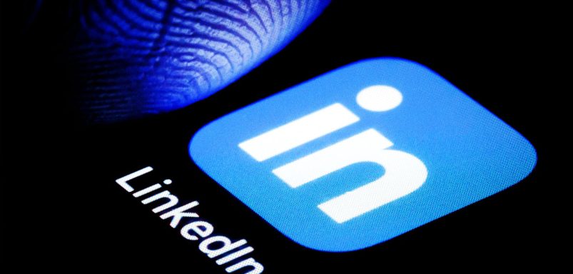 8 easy steps to build a LinkedIn profile that gets you noticed