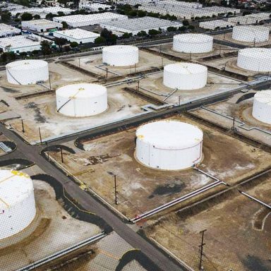 Top 10 countries with the largest oil reserves