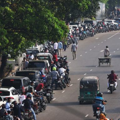 Why Bangladesh is struggling to stabilise fuel supplies Bangladesh is fighting to keep fuel flowing as global disruptions hit closer to home. A crisis quietly building at the fuel pumps. https://www.tbsnews.net/bangladesh/energy/why-bangladesh-struggling-stabilise-fuel-supplies-1395676
