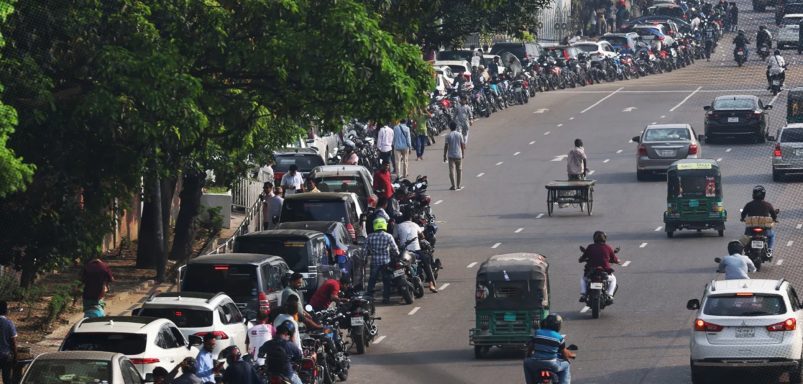 Why Bangladesh is struggling to stabilise fuel supplies Bangladesh is fighting to keep fuel flowing as global disruptions hit closer to home. A crisis quietly building at the fuel pumps. https://www.tbsnews.net/bangladesh/energy/why-bangladesh-struggling-stabilise-fuel-supplies-1395676