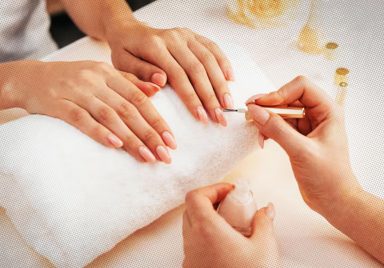 5 tools for a professional manicure at home