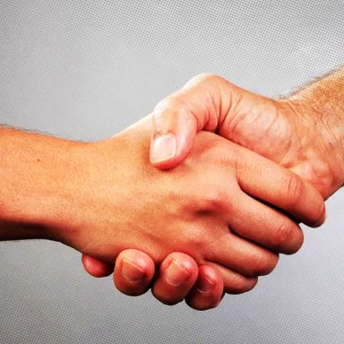 How to introduce yourself professionally: A simple guide