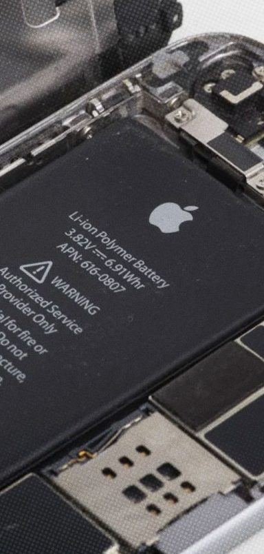 Why is the EU requiring batteries to be removable and replaceable by 2027?