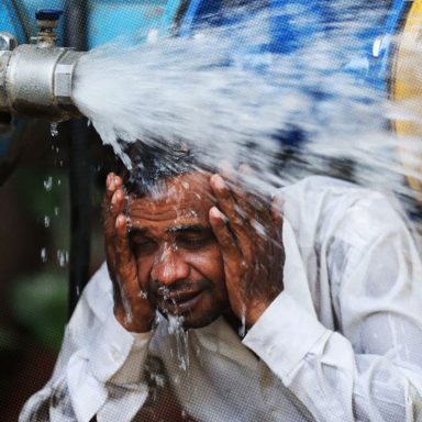 When and where did Bangladesh record its highest temperature?