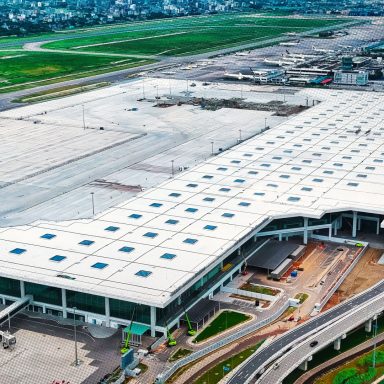 How many domestic airports does Bangladesh have?