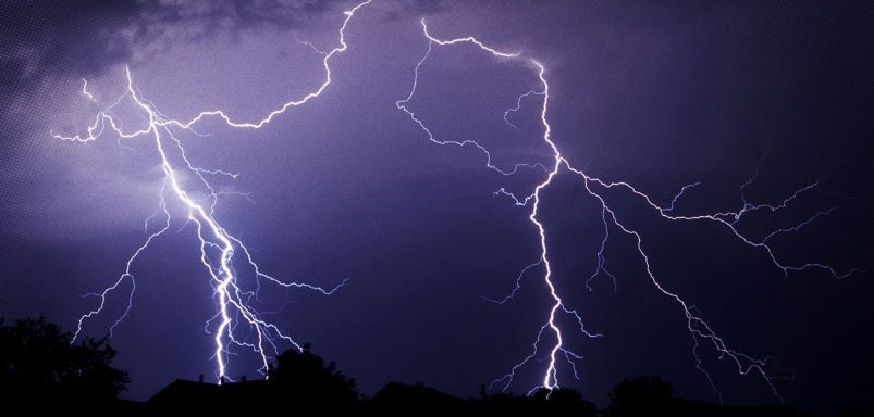 Which district in Bangladesh experiences the most lightning strikes and why?