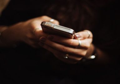 8 easy ways to start earning money from your phone