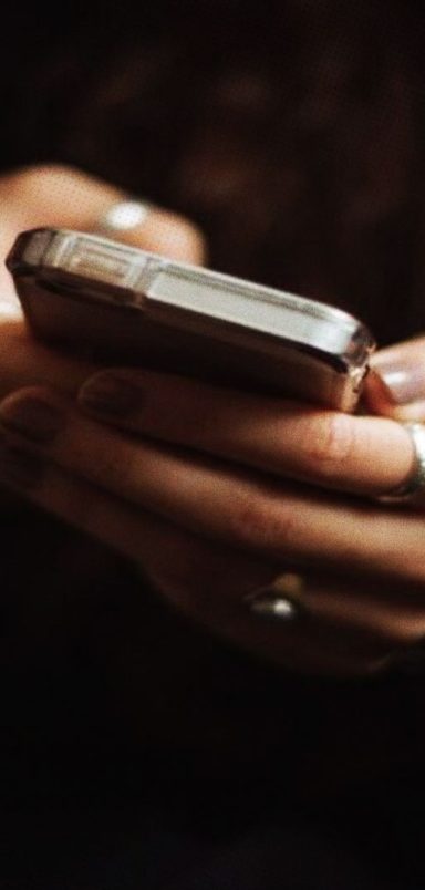 8 easy ways to start earning money from your phone