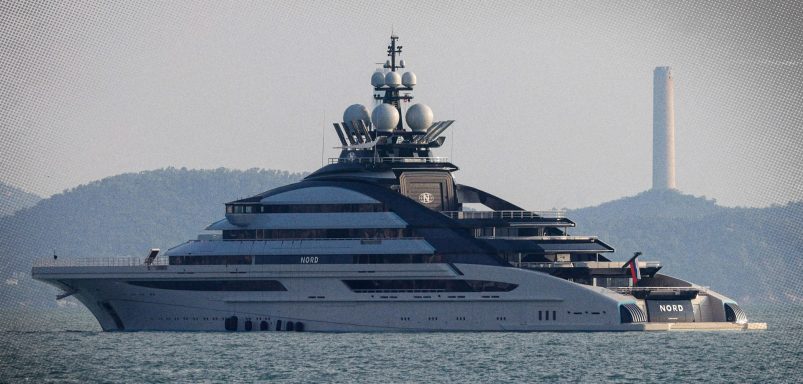 Why did Iran and US allow a Russian superyacht to cross the Strait of Hormuz?