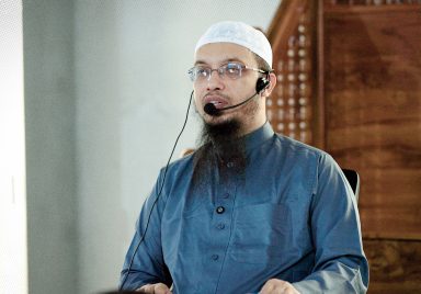 Why did Australia cancel Shaykh Ahmadullah's visa?