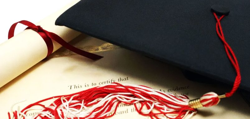 How much more do bachelor’s degree holders earn over 15 years?
