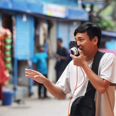 What are Uttara's Chinese vloggers up to?