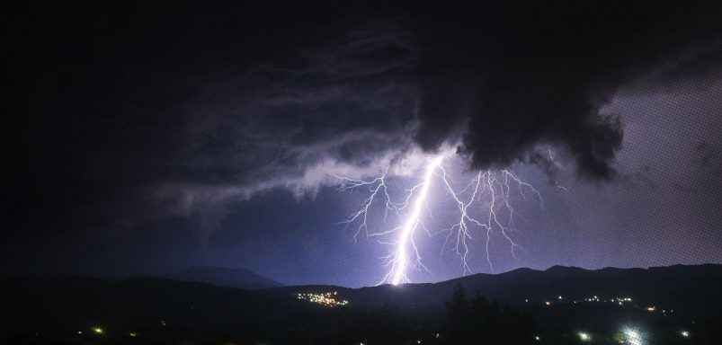 10 things you need to know about lightning strikes