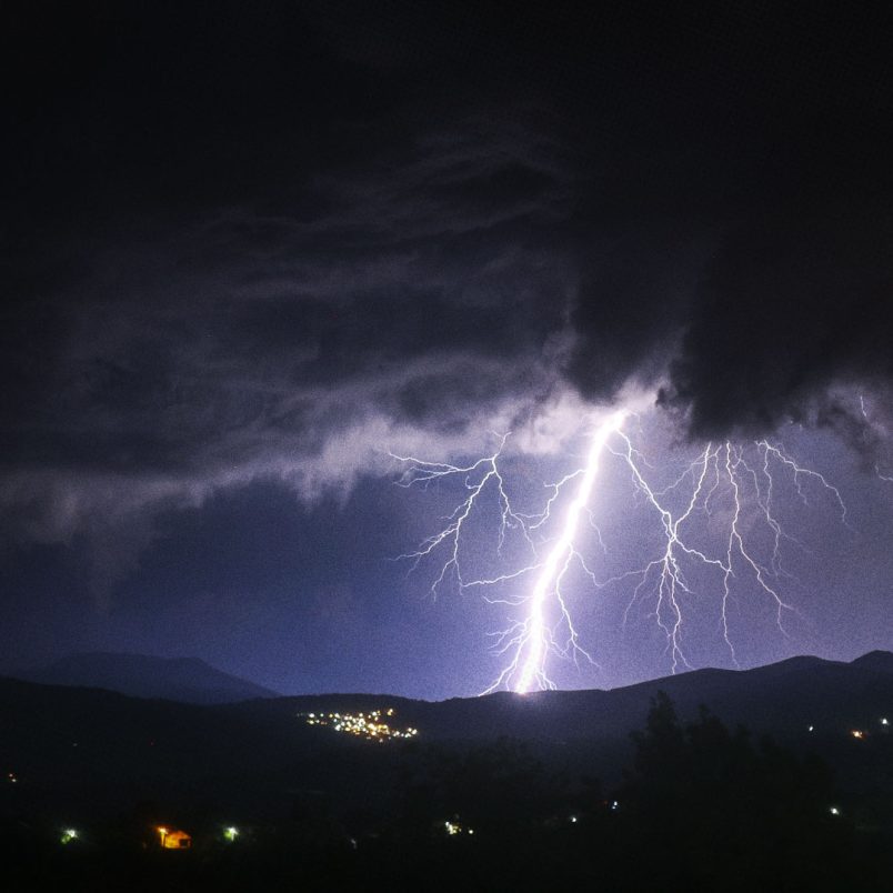 10 things you need to know about lightning strikes