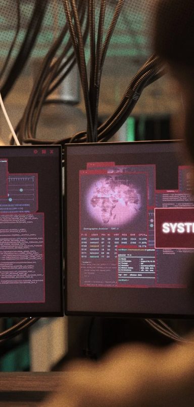 What types of cybersecurity incidents do Bangladeshis face?