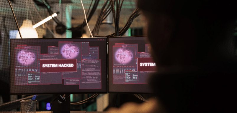 What types of cybersecurity incidents do Bangladeshis face?