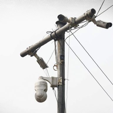 What are Dhaka’s AI traffic cams detecting and where are they installed?