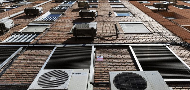 Why is AC use so low in Europe, even during extreme heat?