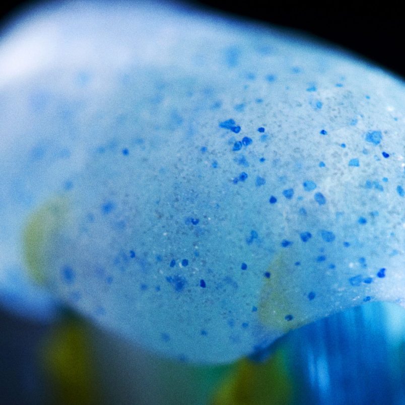 8 toothpastes that did not contain any microplastics