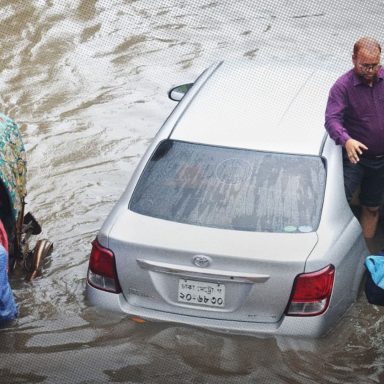 What to do if your car stalls in floodwater https://www.motorist.co.th/en/article/4690/drove-through-water-and-the-engine-stalled-what-should-you-do