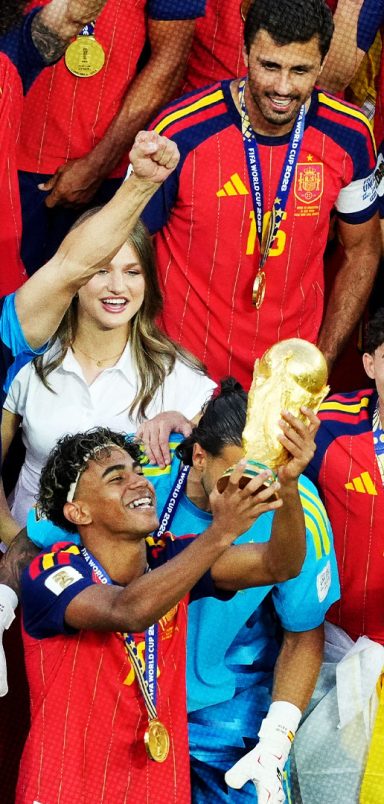 How much do teams make for winning the World Cup?