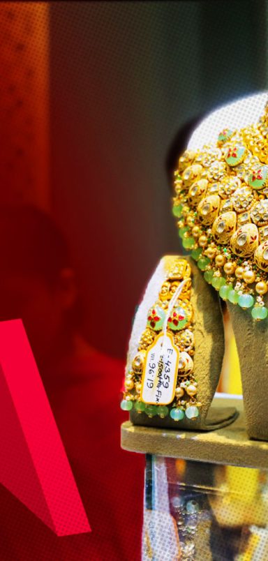 Why is the price of gold falling and what is the probability of it falling further?
