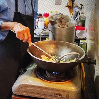 Does cooking on low heat use less gas?